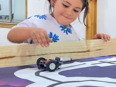 Taller de electrónica con componentes reales